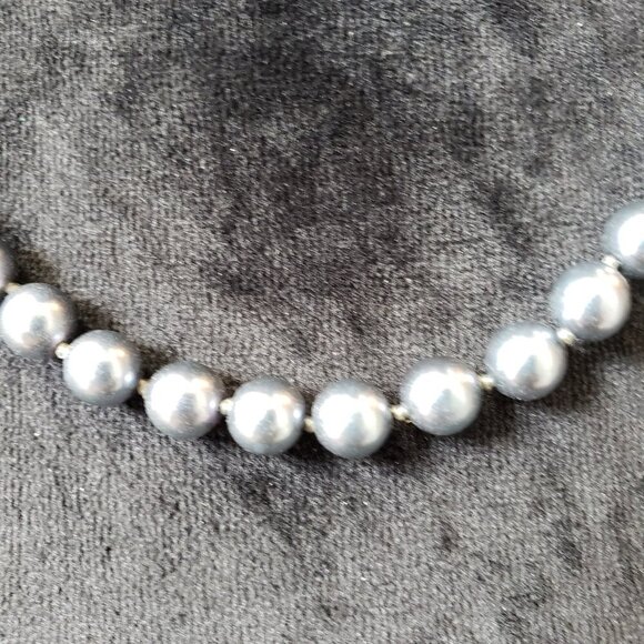 Womens Gray Shell Pearl Natural South Sea Beaded Necklace with Lobster Clasp - Picture 3 of 6